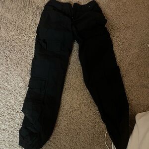Women’s black cargo jeans
